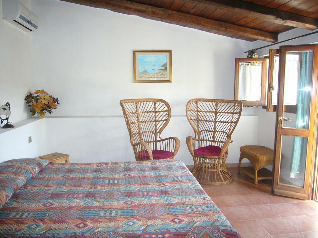 Su Trabi B&B Fluminimaggiore Exteriér fotografie